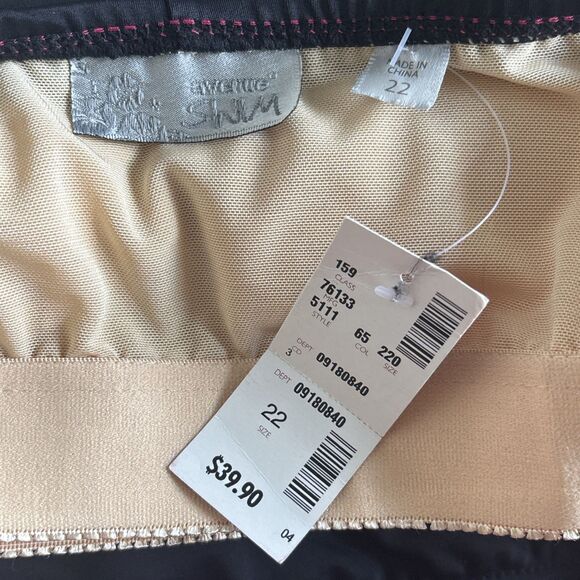 NWT The Avenue One Piece Swimsuit Black And Pink With Halter Top Size 22 - Picture 9 of 9